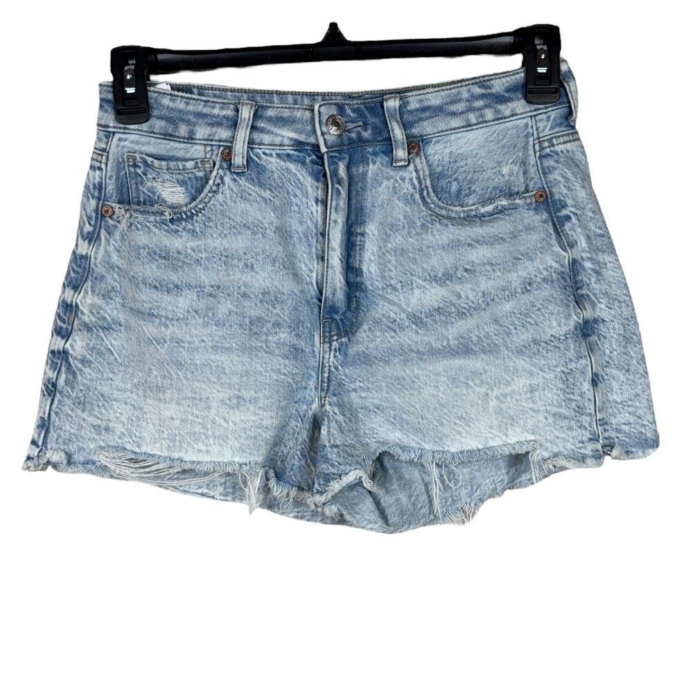 American Eagle SZ 6 Mom Jean Shorts Distressed Hi-Rise Frayed Hems Light Wash